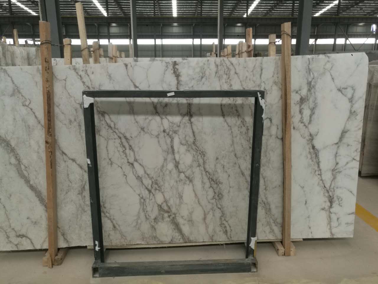 Carlasla whhite marble
