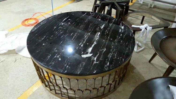 <strong>Silver dragon marble table</strong>